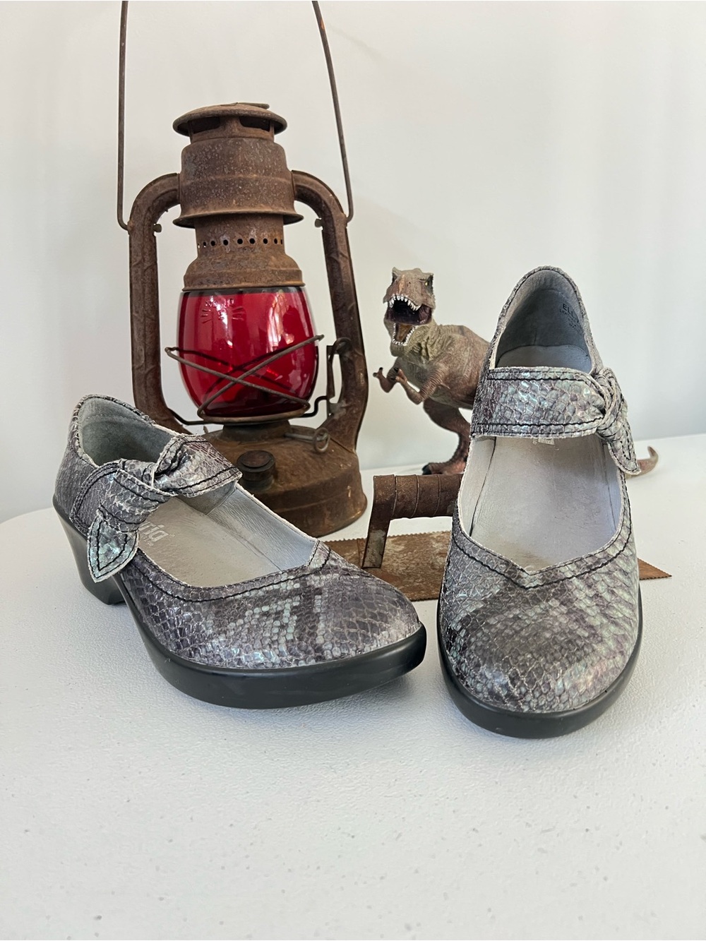 Alegria Ella Onyx Women's Snake-Print Mary Jane in Gray and Black 38